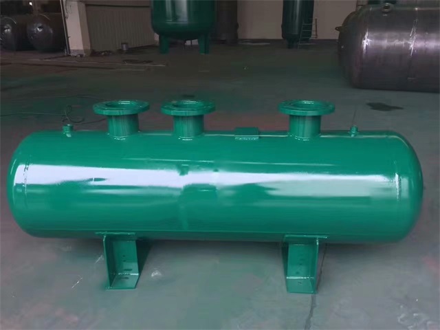 新泰新泰新泰蒸汽分气缸
